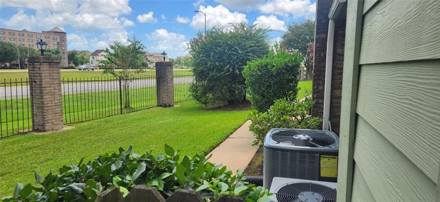 18800 Egret Bay Boulevard 1603, Webster, TX 77058