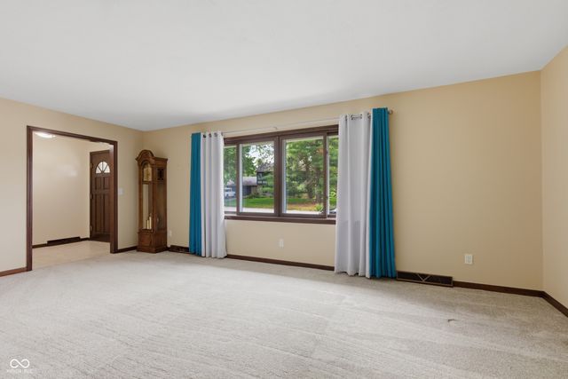 8114 Black Oak Drive, Plainfield, IN 46168