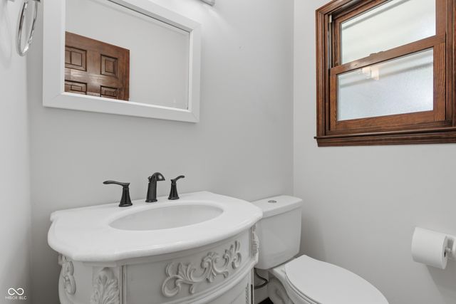 8114 Black Oak Drive, Plainfield, IN 46168