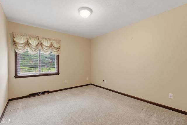 8114 Black Oak Drive, Plainfield, IN 46168