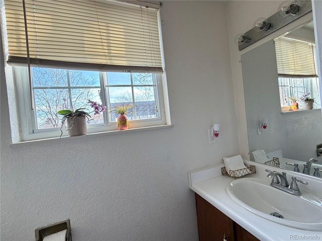 4784 S Olathe Way, Aurora, CO 80015