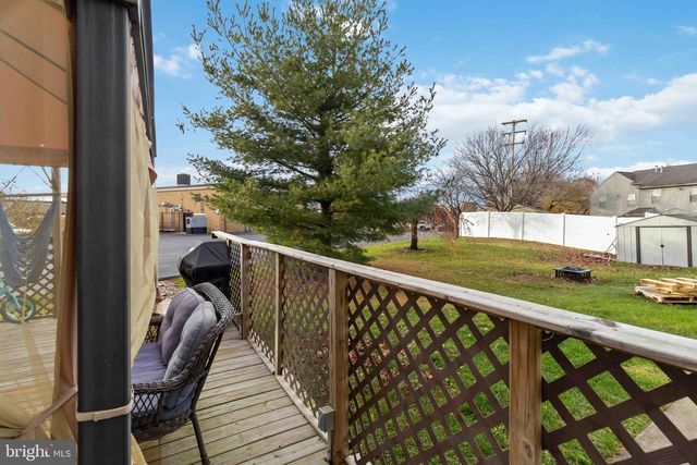 39 LAUREL DR, Myerstown, PA 17067