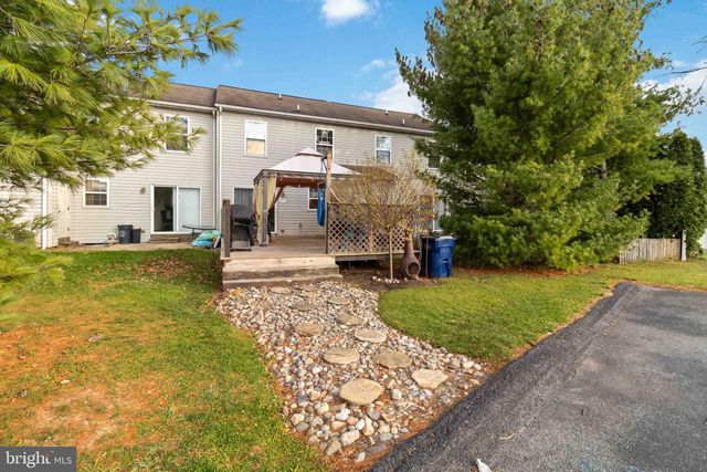 39 LAUREL DR, Myerstown, PA 17067