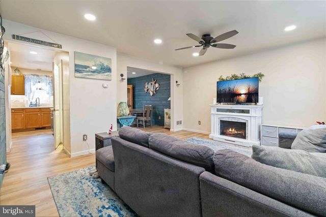 39 LAUREL DR, Myerstown, PA 17067