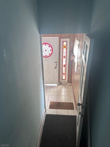 152 Jacques St, Elizabeth City, NJ 07201