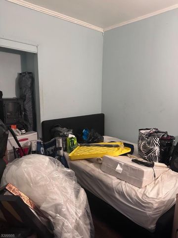 152 Jacques St, Elizabeth City, NJ 07201