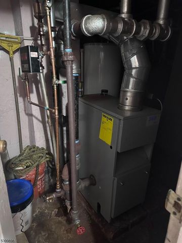 152 Jacques St, Elizabeth City, NJ 07201