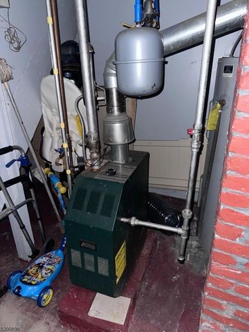 152 Jacques St, Elizabeth City, NJ 07201