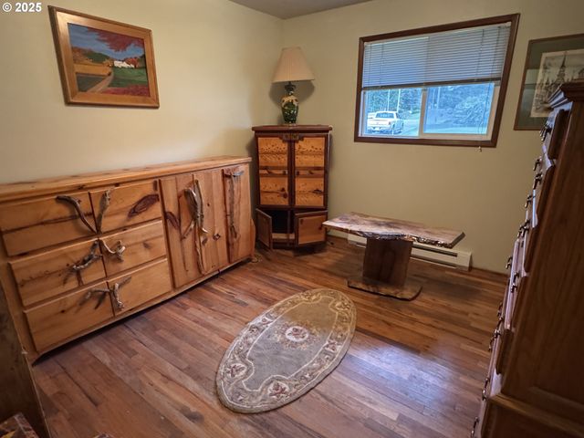 3700 VISTA Dr, North Bend, OR 97459