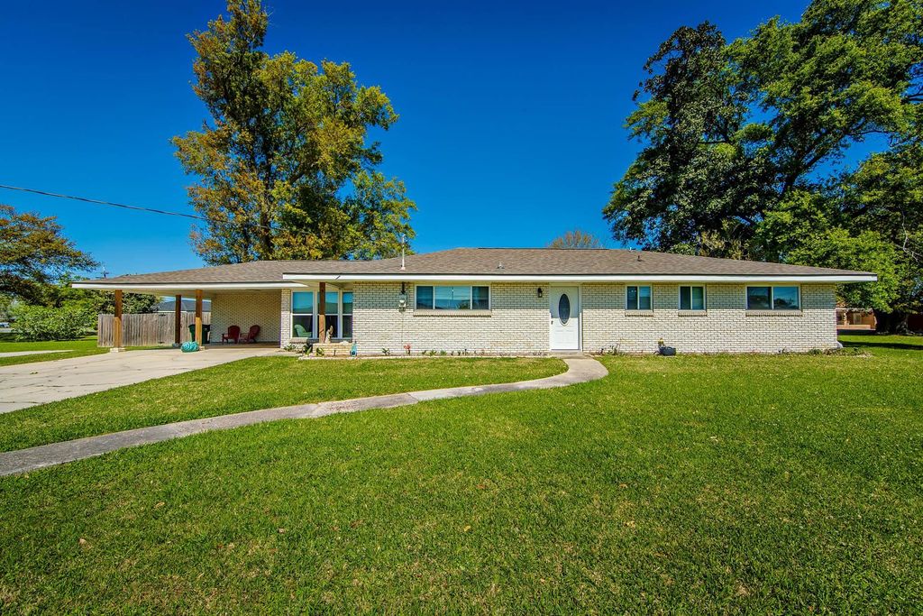 308 North Willow, Lockport, LA 70374