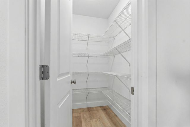 479 S Summit Drive, Willard, MO 65781