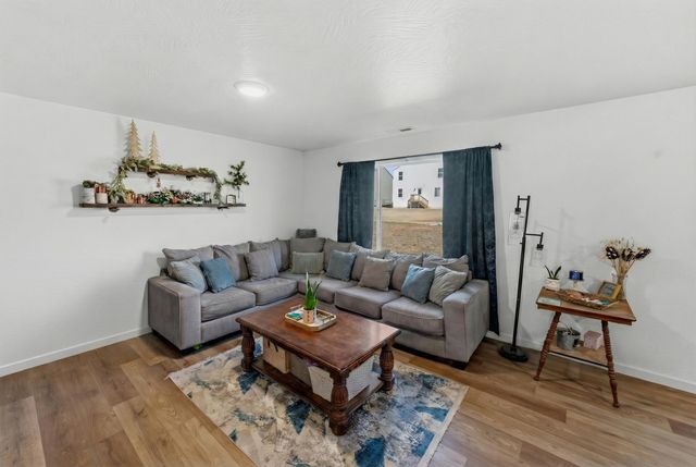 479 S Summit Drive, Willard, MO 65781