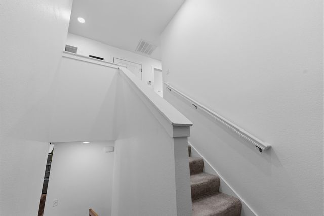 479 S Summit Drive, Willard, MO 65781