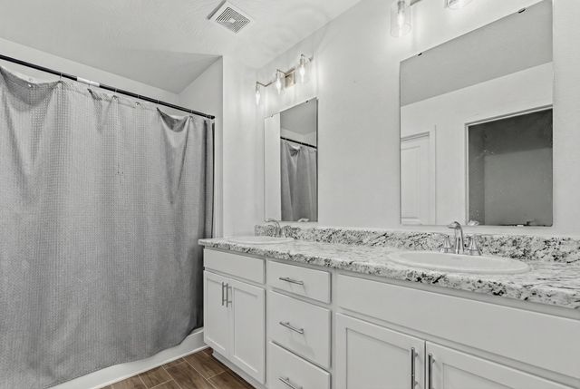 479 S Summit Drive, Willard, MO 65781