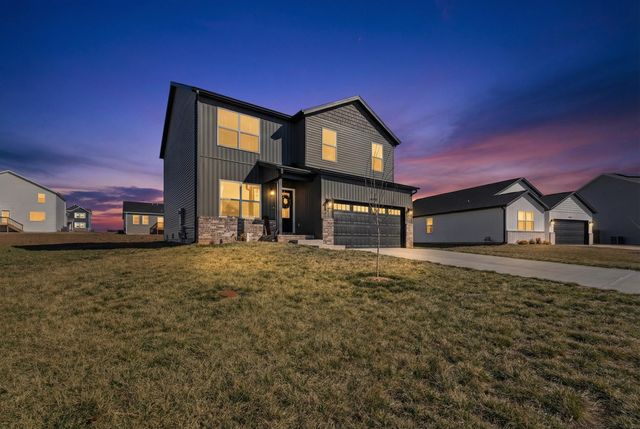 479 S Summit Drive, Willard, MO 65781