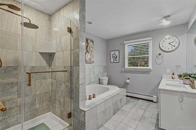 91 Macgregor Avenue, Roslyn Heights, NY 11577