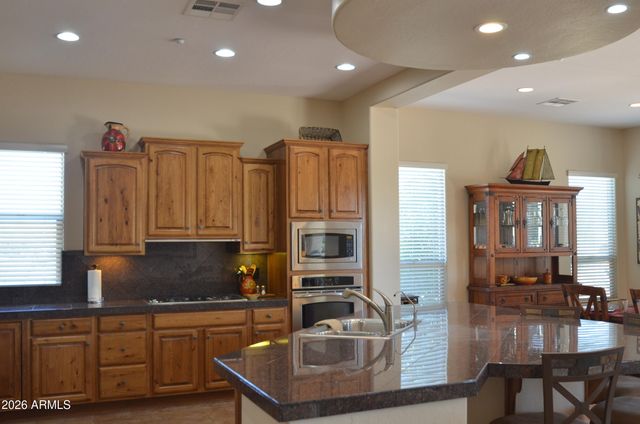 12415 W RUNNING DEER Trail, Peoria, AZ 85383