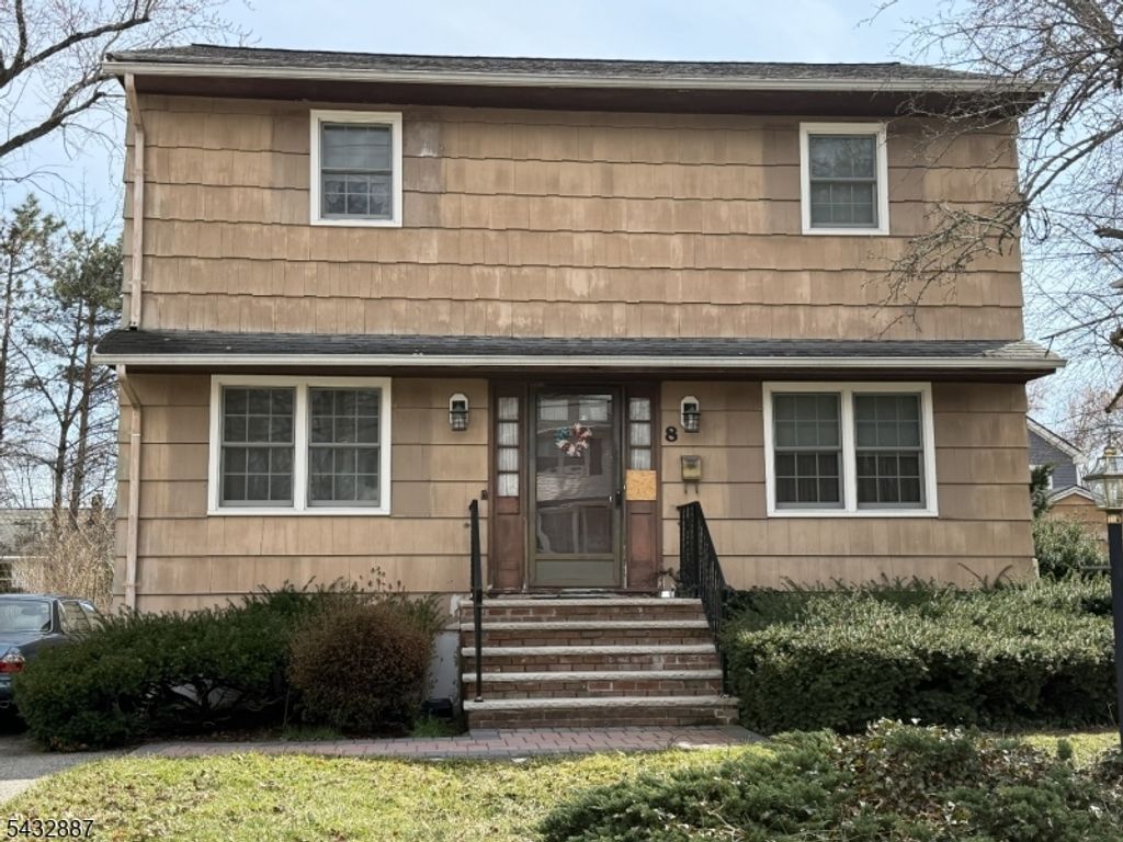 8 Richard Ave, West Caldwell Twp., NJ 07006
