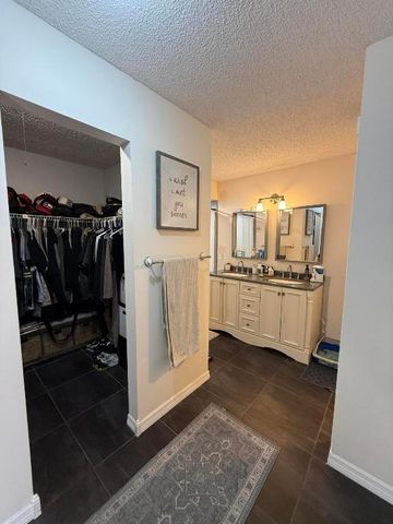 1021 Springdale Circle, Palm Springs, FL 33461