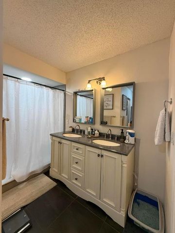 1021 Springdale Circle, Palm Springs, FL 33461