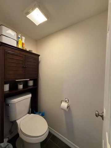 1021 Springdale Circle, Palm Springs, FL 33461