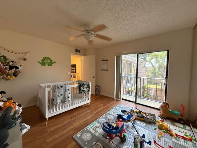 1021 Springdale Circle, Palm Springs, FL 33461