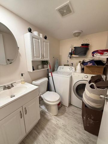 1021 Springdale Circle, Palm Springs, FL 33461