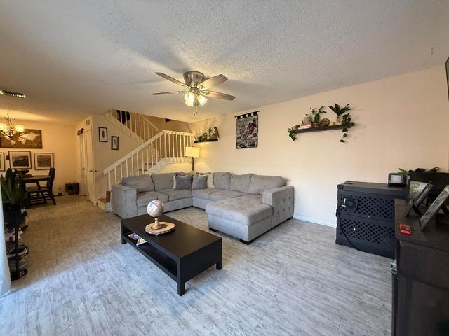 1021 Springdale Circle, Palm Springs, FL 33461