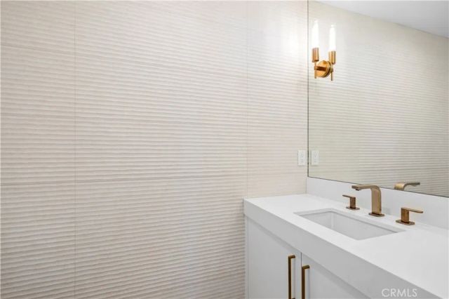 403 Serra Drive, Corona Del Mar, CA 92625