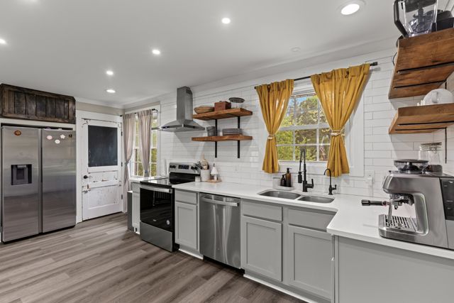 323 Kimberly Ct, Mount Juliet, TN 37122