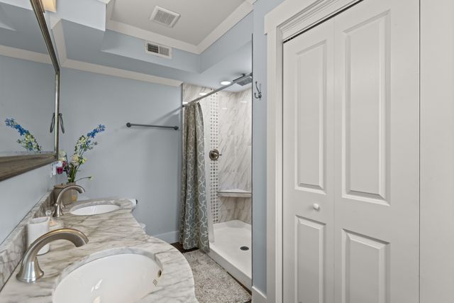 323 Kimberly Ct, Mount Juliet, TN 37122