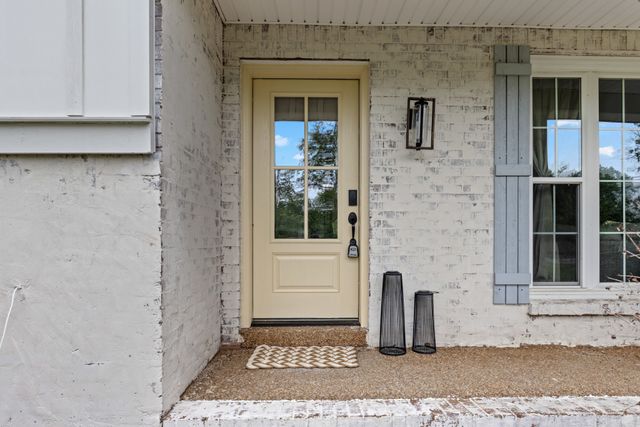 323 Kimberly Ct, Mount Juliet, TN 37122