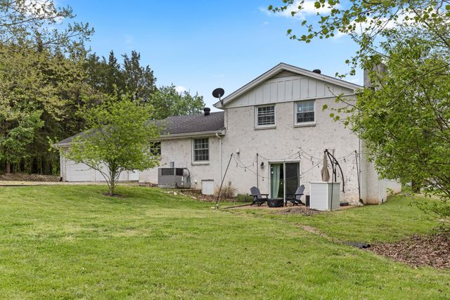 323 Kimberly Ct, Mount Juliet, TN 37122