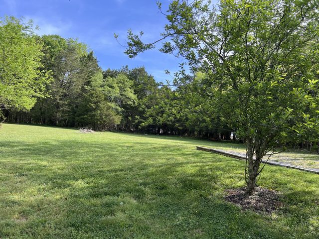 323 Kimberly Ct, Mount Juliet, TN 37122