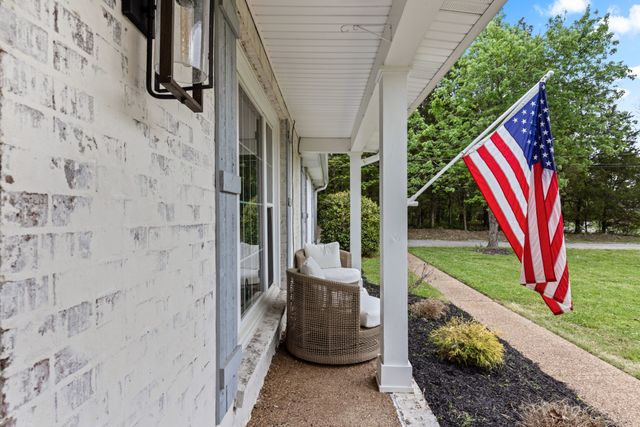 323 Kimberly Ct, Mount Juliet, TN 37122