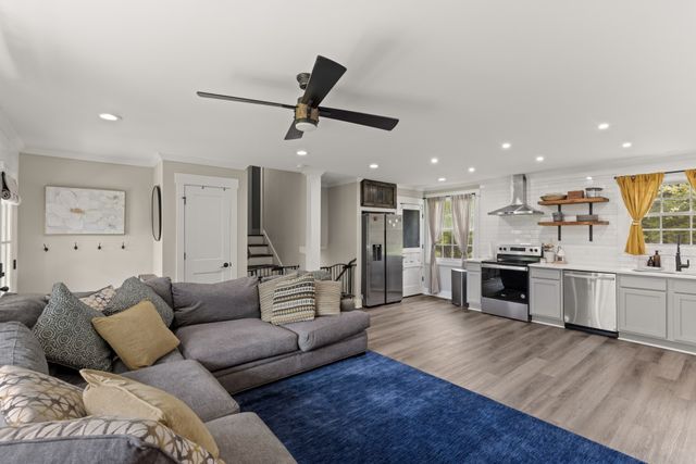 323 Kimberly Ct, Mount Juliet, TN 37122