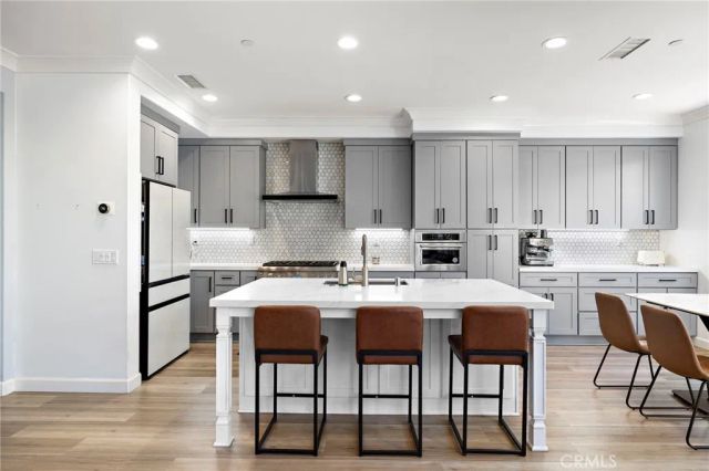 85 Rembrandt, Irvine, CA 92620