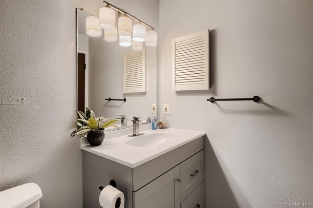 15350 E Arizona Avenue 201, Aurora, CO 80017