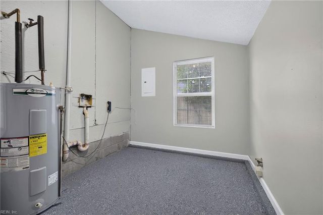 322 S Curry ST, Hampton, VA 23663