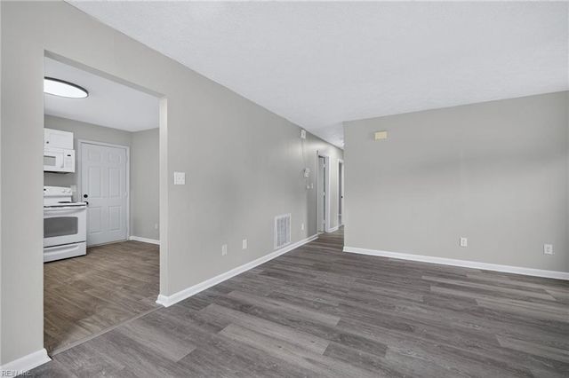322 S Curry ST, Hampton, VA 23663