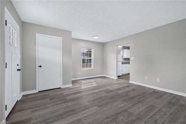 322 S Curry ST, Hampton, VA 23663