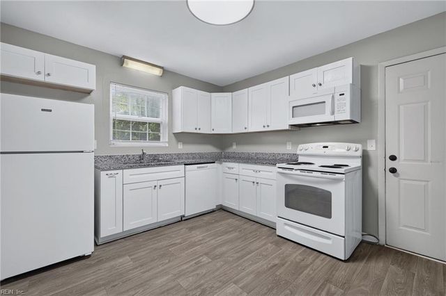 322 S Curry ST, Hampton, VA 23663