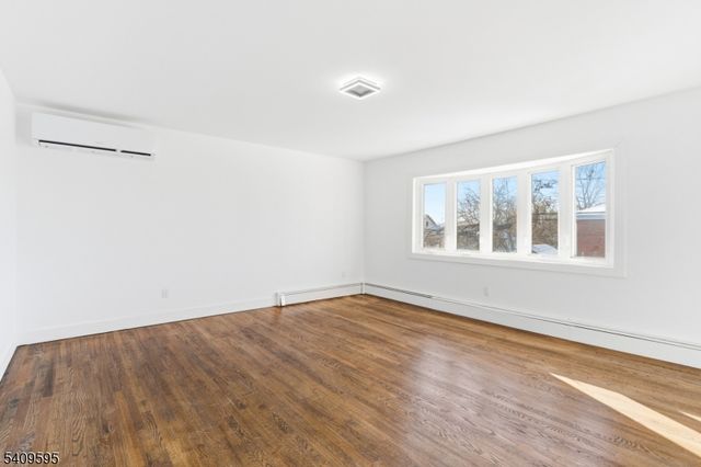 263 E 25Th St, Paterson City, NJ 07514