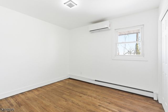 263 E 25Th St, Paterson City, NJ 07514