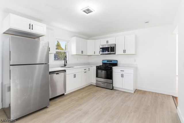 263 E 25Th St, Paterson City, NJ 07514