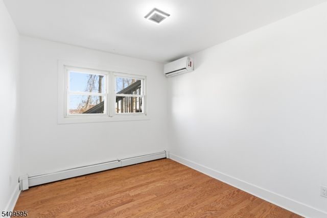 263 E 25Th St, Paterson City, NJ 07514