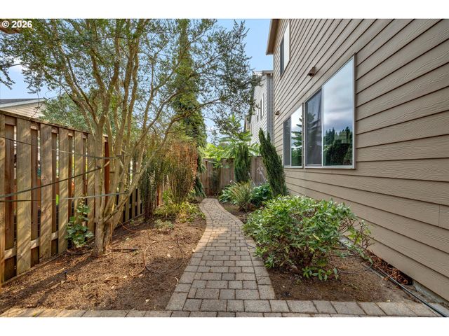 20661 Sw PARKER Ct, Beaverton, OR 97078