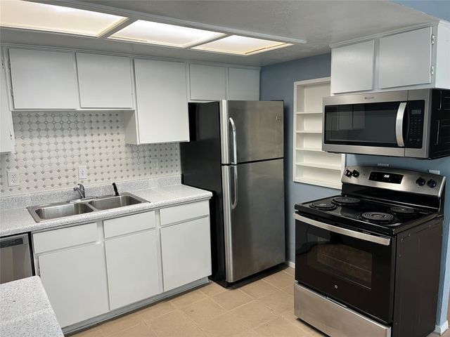 902 Wandering Way Drive, Allen, TX 75002