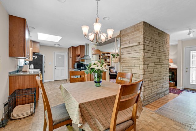 28 Woodland Trail, Ogden Dunes, IN 46368