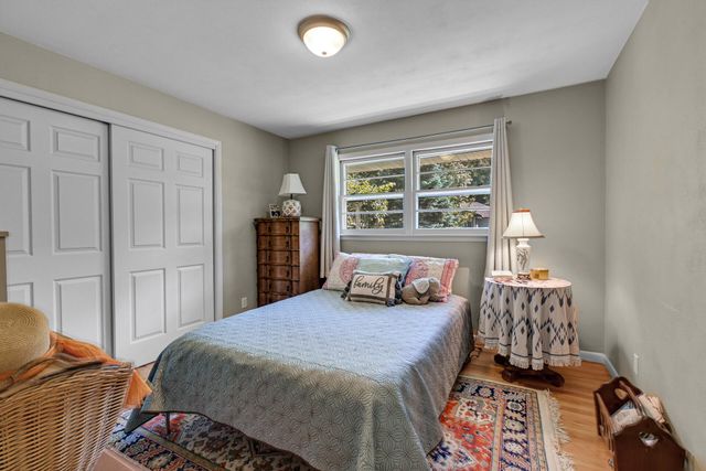 28 Woodland Trail, Ogden Dunes, IN 46368